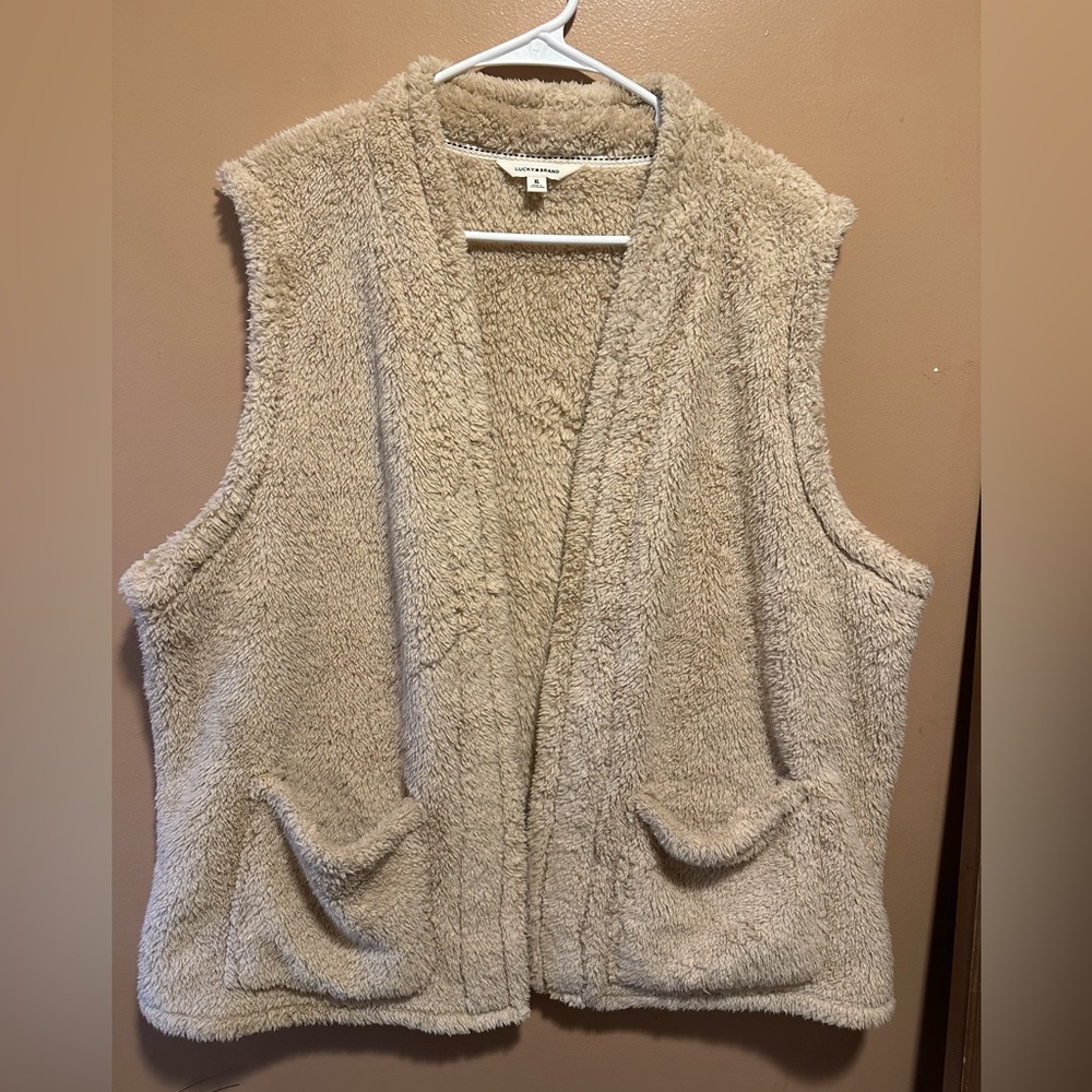 Lucky Brand XL Tan Beige Sherpa Vest extra large cozy